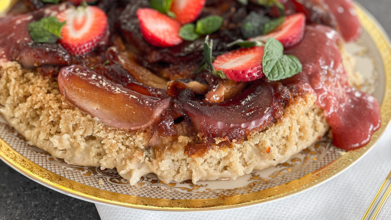 Vegan Apple Cake with Strawberry Jam Vegan Apple Cake with Strawberry Jam